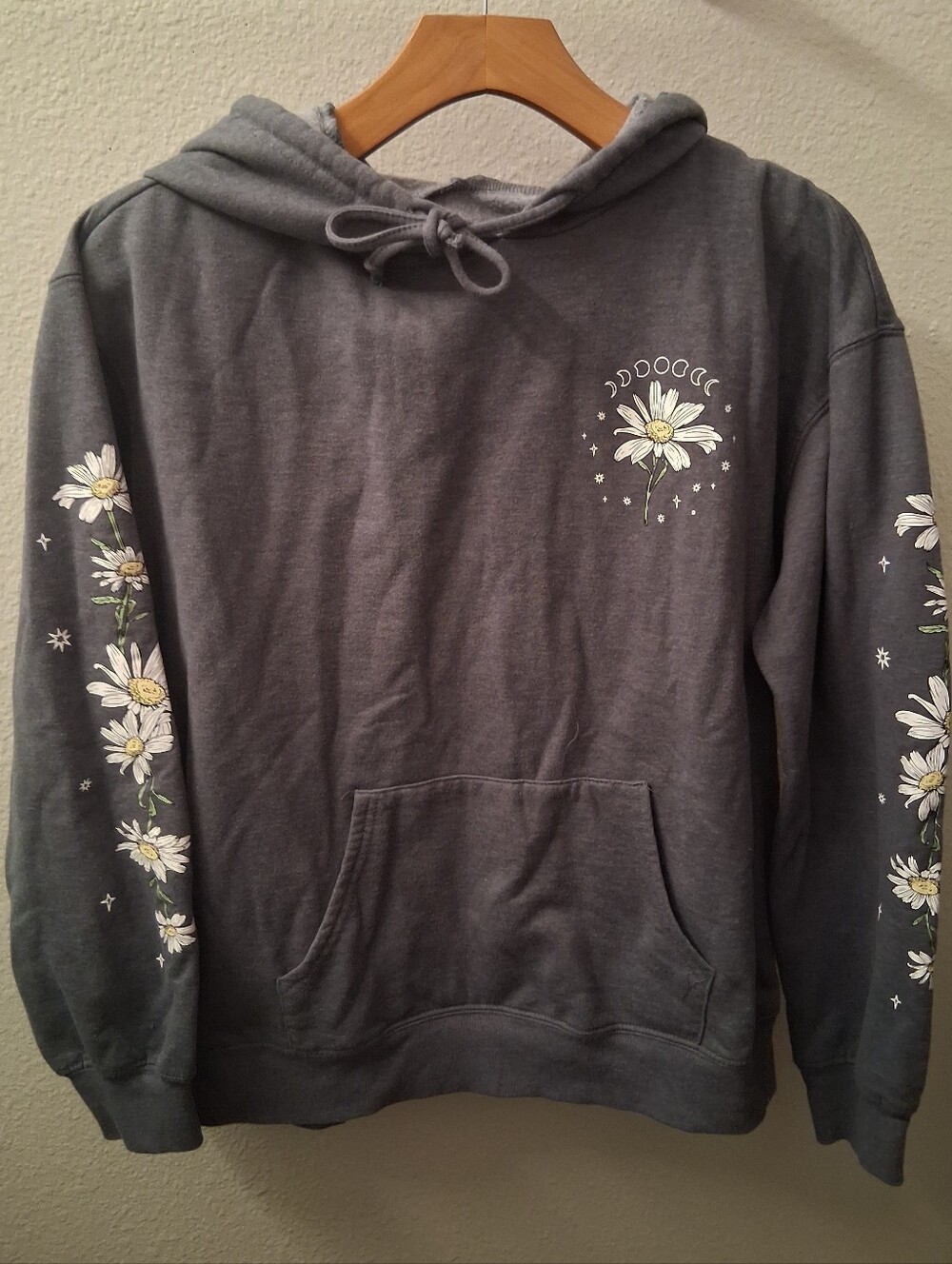 Gray Daisy Print Hoodie Juniors Medium